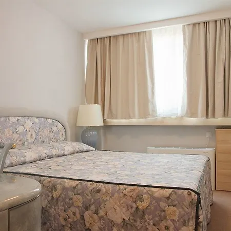 Ξενοδοχείο Moxy 3*